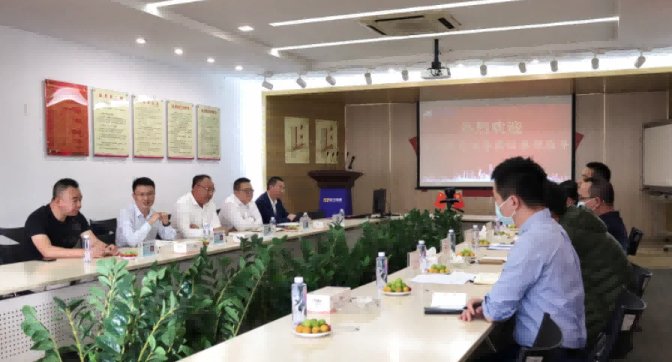 东莞市工信局与镇经发局领导莅临XPJ参观指导